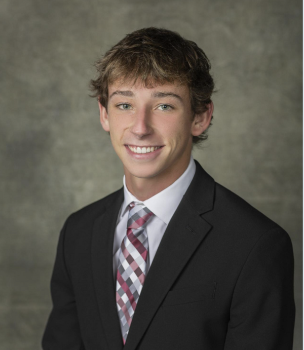 Head shot of student government sustainability director, bennett schmitt.